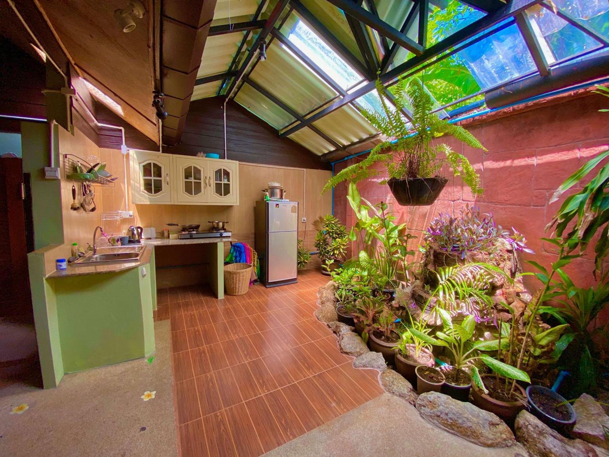 Shanti Lodge Phuket Chalong Bagian luar foto