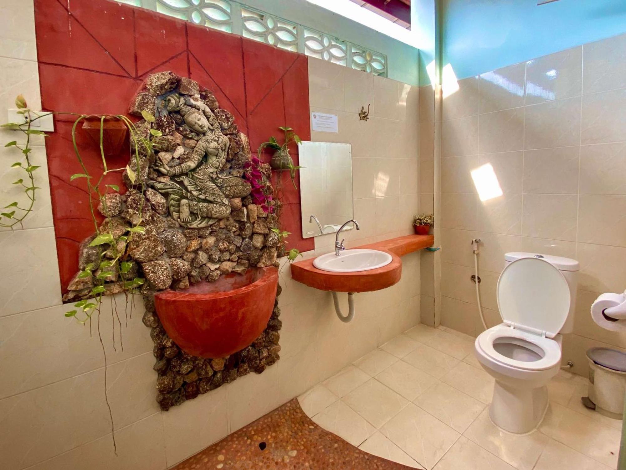 Shanti Lodge Phuket Chalong Bagian luar foto